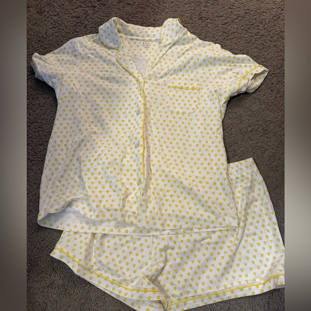 Roller Rabbit White Shirt with Yellow Hearts
